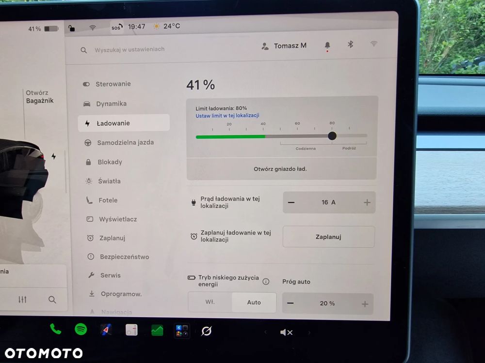 Tesla Model Y Performance AWD - 13