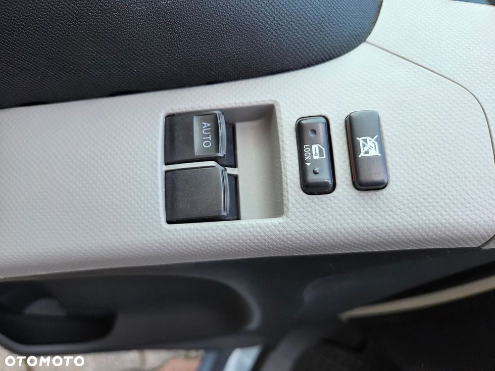 Toyota Yaris - 31