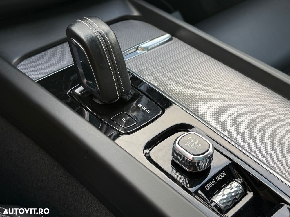 Volvo XC 60 D5 AWD Geartronic RDesign - 23