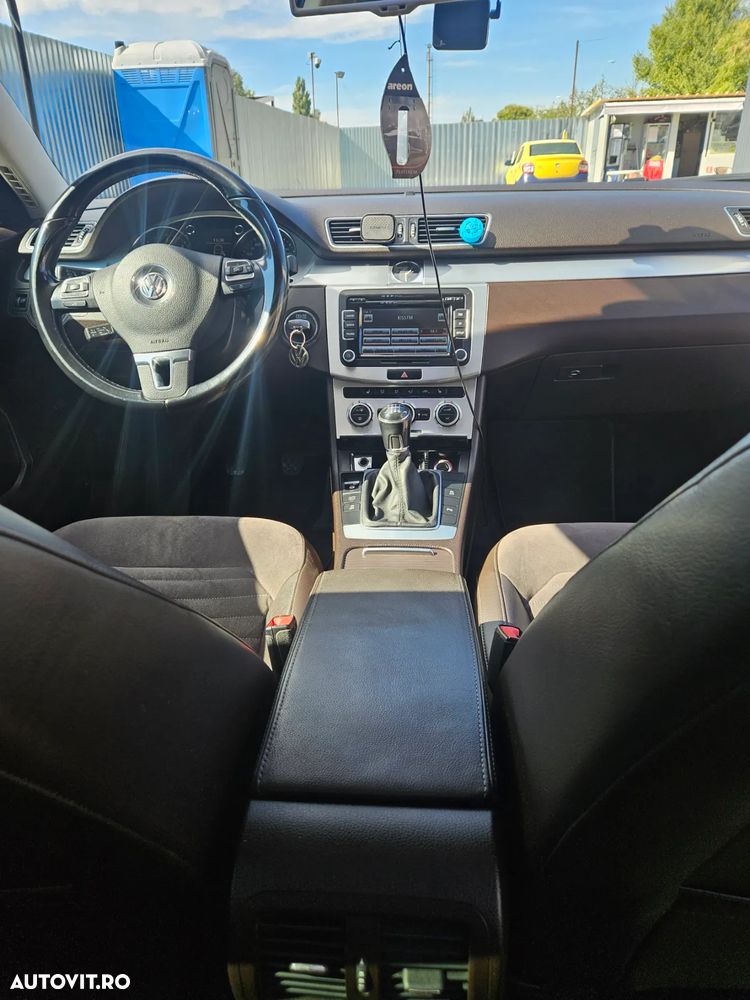 Volkswagen Passat 2.0 TDI BlueMotion Tehnology Highline - 11