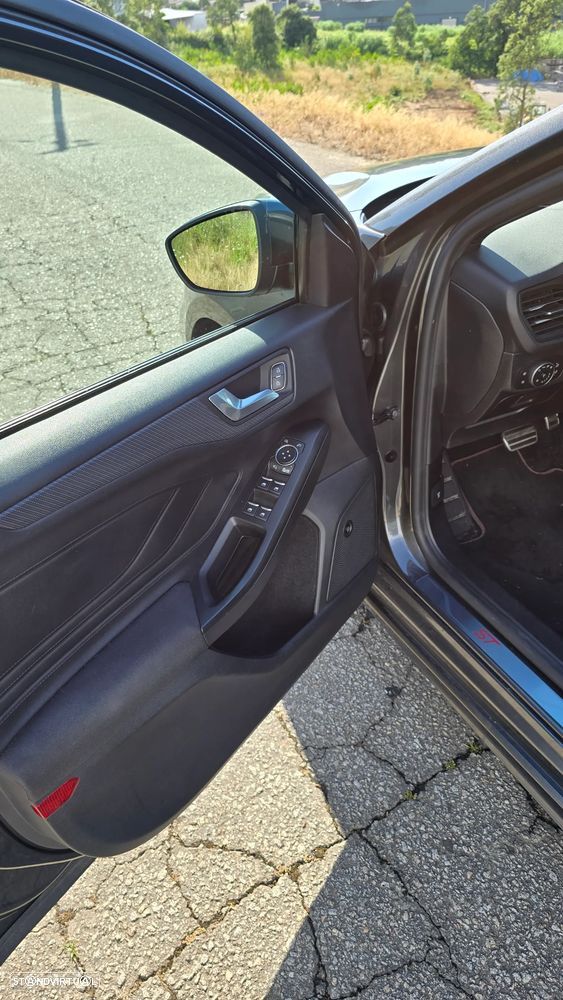 Ford Focus SW - 12
