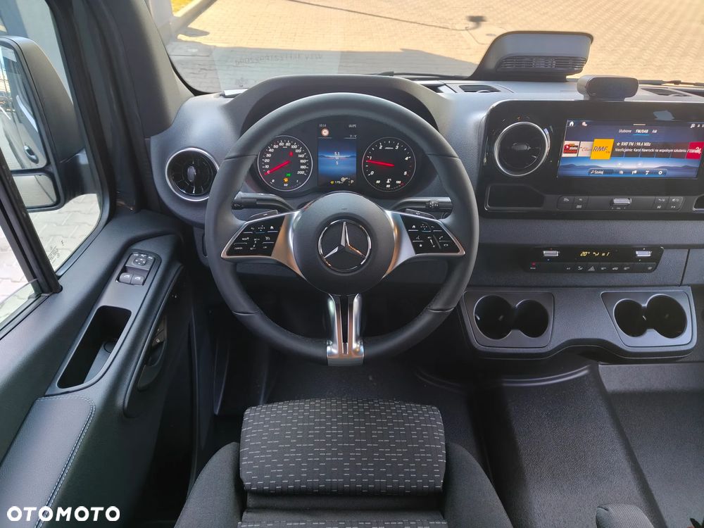 Mercedes-Benz Sprinter - 10