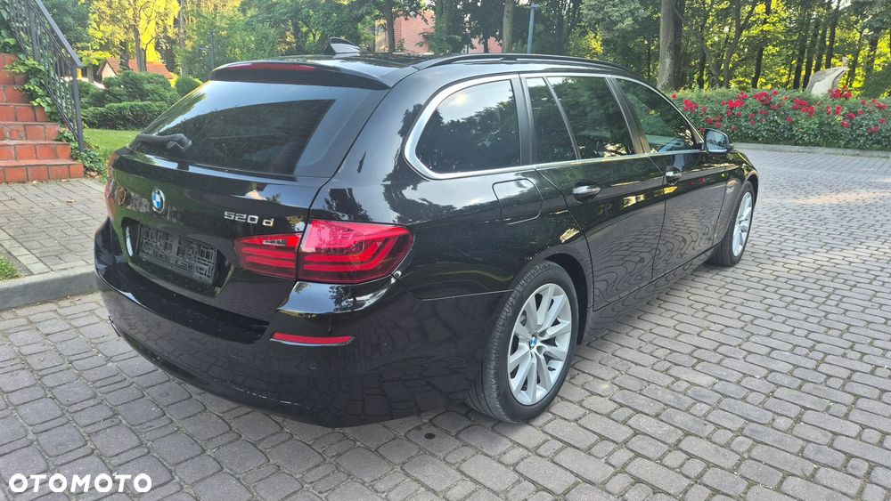 BMW Seria 5 520d xDrive - 4