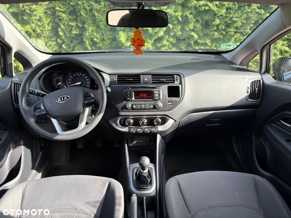 Kia Rio 1.2 L - 4