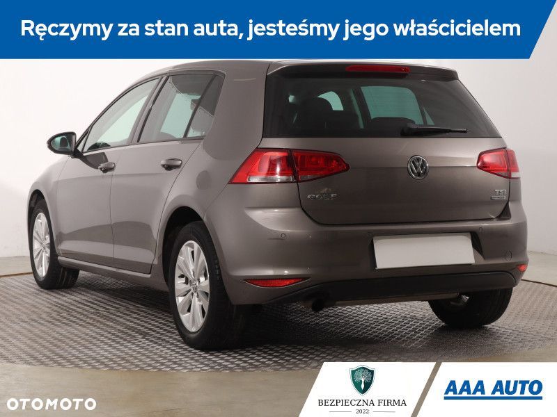 Volkswagen Golf - 6