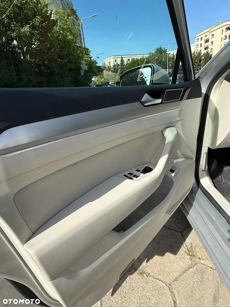 Volkswagen Passat 2.0 TDI BMT Comfortline - 10
