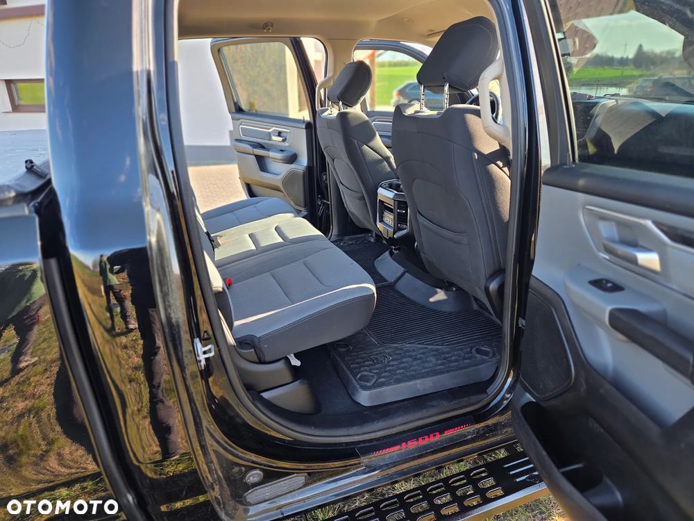 RAM 1500 5.7 Crew Cab Shortbed Bighorn Black - 12