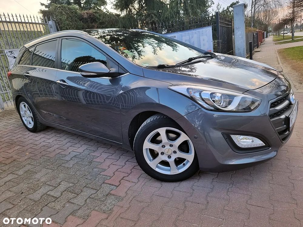Hyundai i30 blue Kombi 1.6 GDi Style - 16