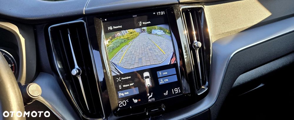 Volvo XC 60 D4 Momentum Pro - 29