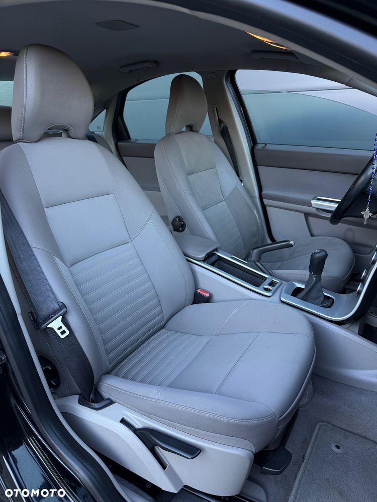 Volvo S40 2.0D Momentum - 9