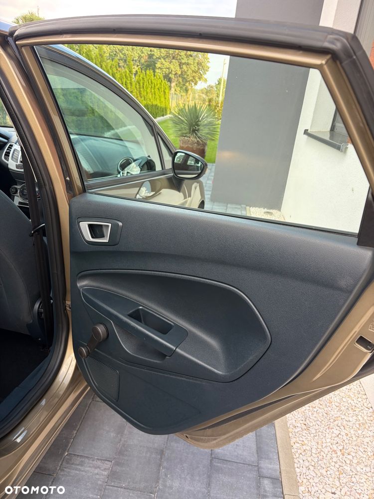 Ford Fiesta - 21