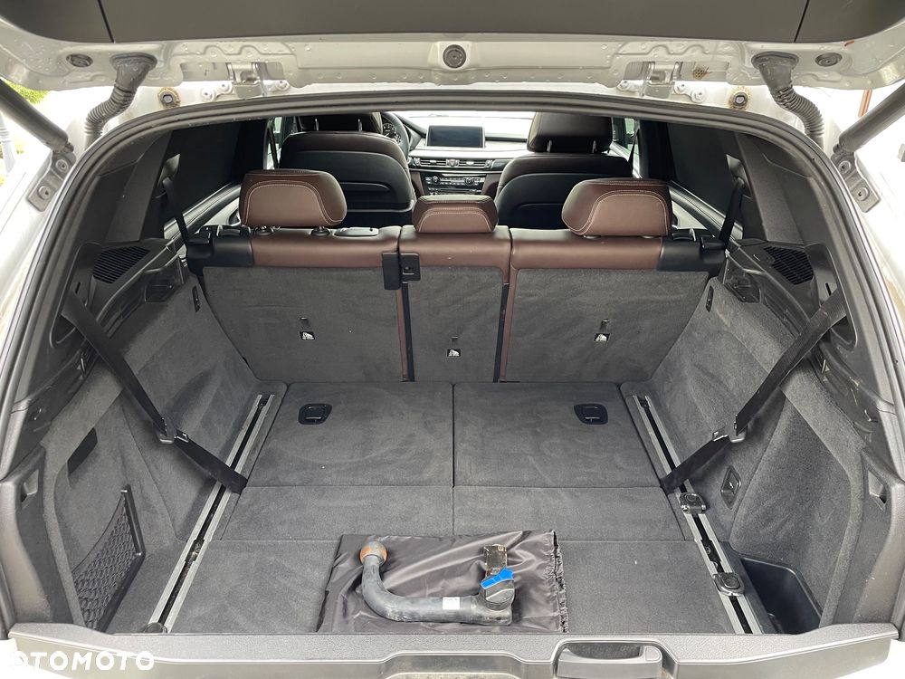 BMW X5 xDrive50i Sport-Aut - 16