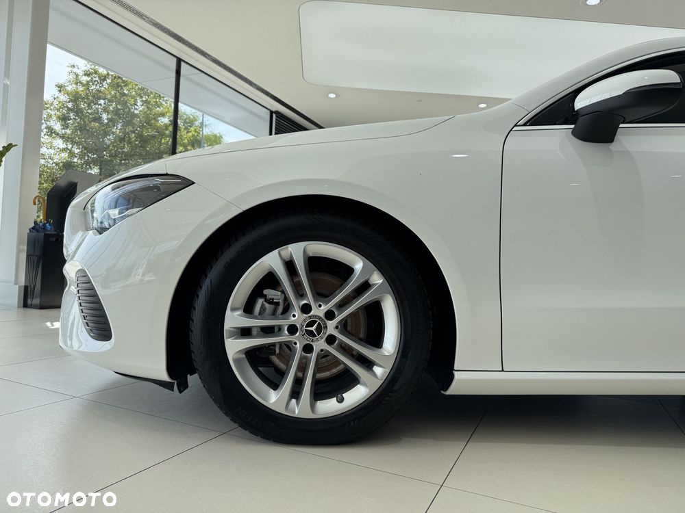 Mercedes-Benz CLA 200 7G-DCT - 18