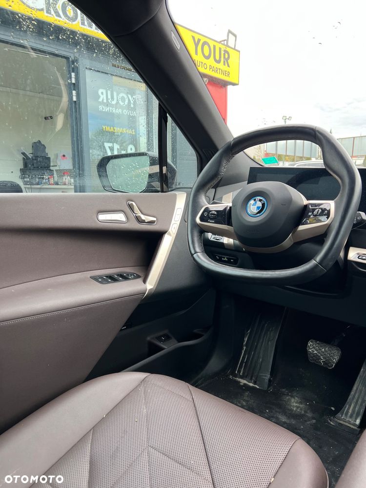 BMW iX xDrive50 - 22