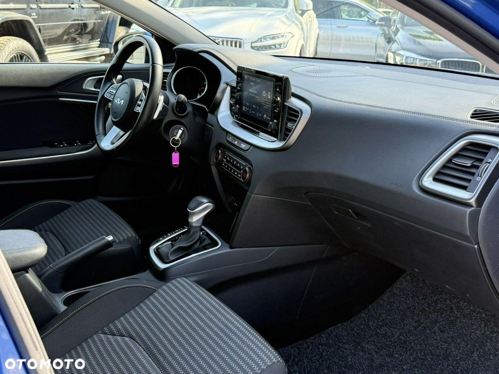 Kia Ceed - 16