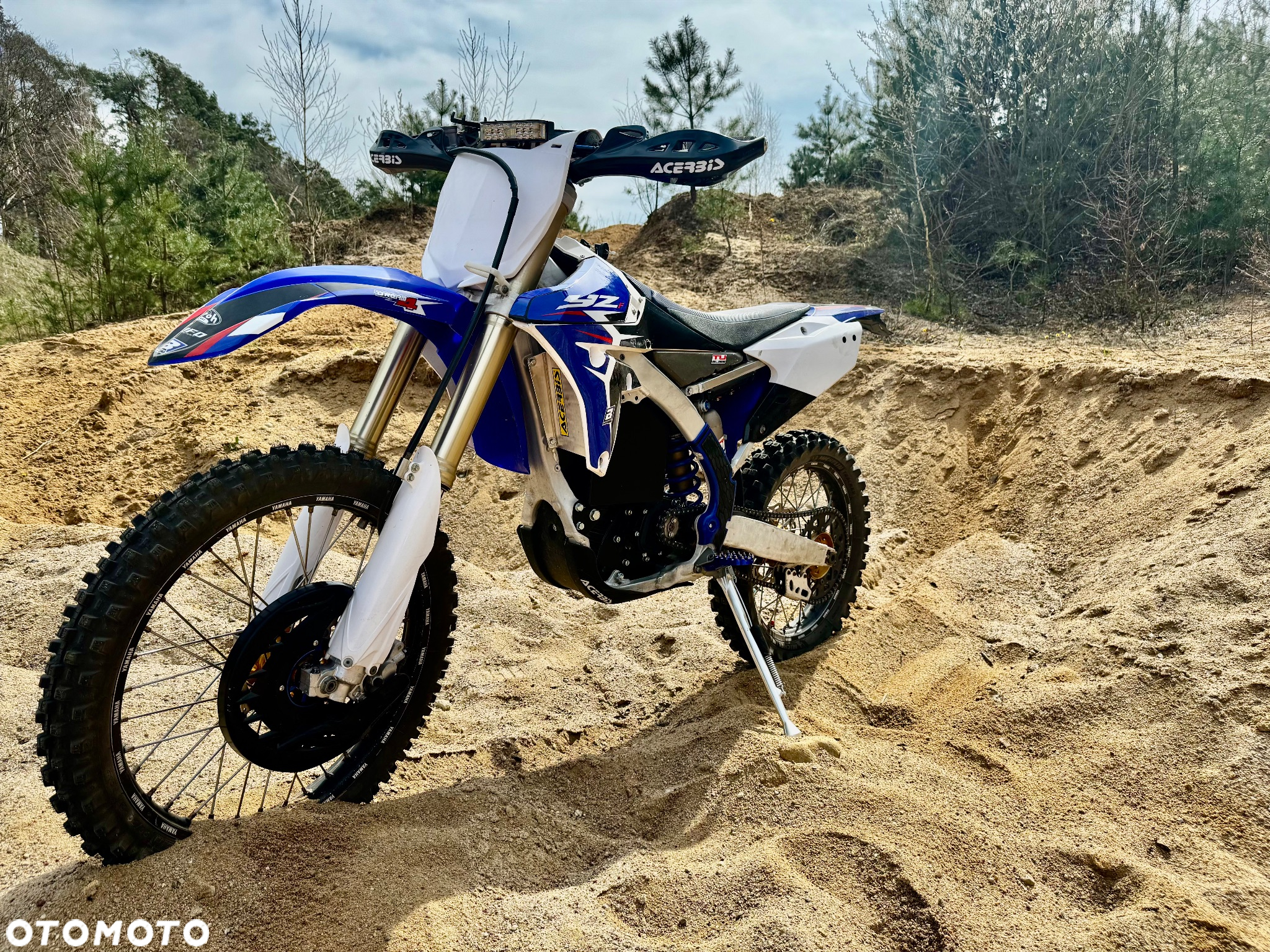 Yamaha YZF - 3