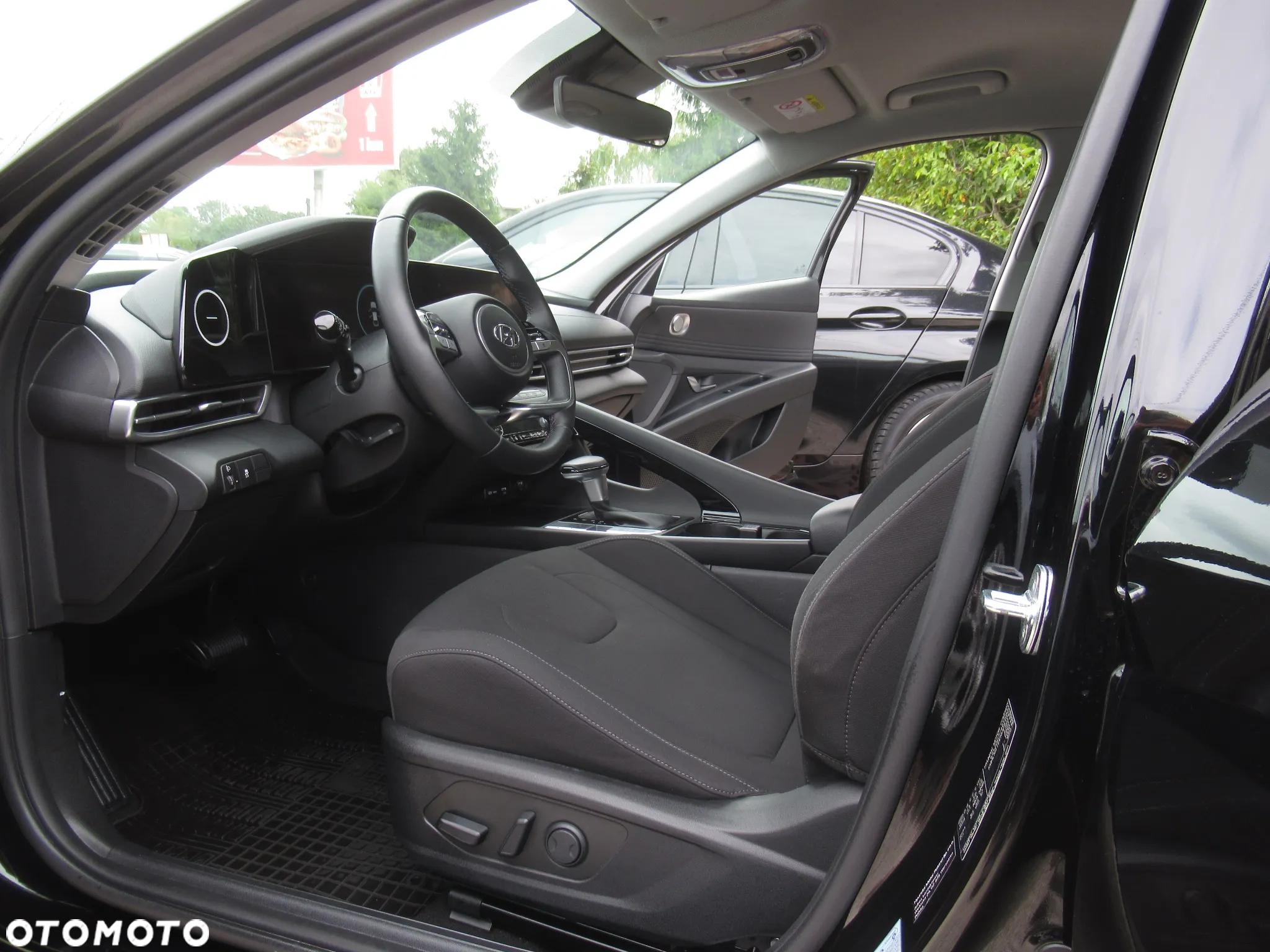 Hyundai Elantra 1.6 Executive CVT - 5