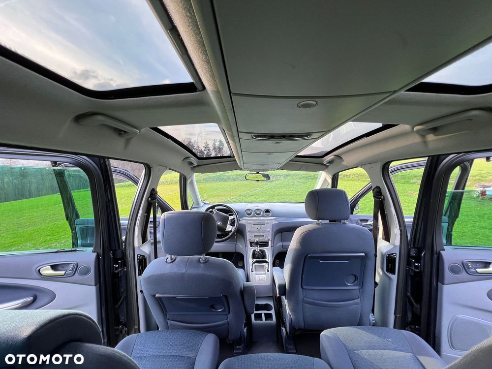 Ford Galaxy - 26