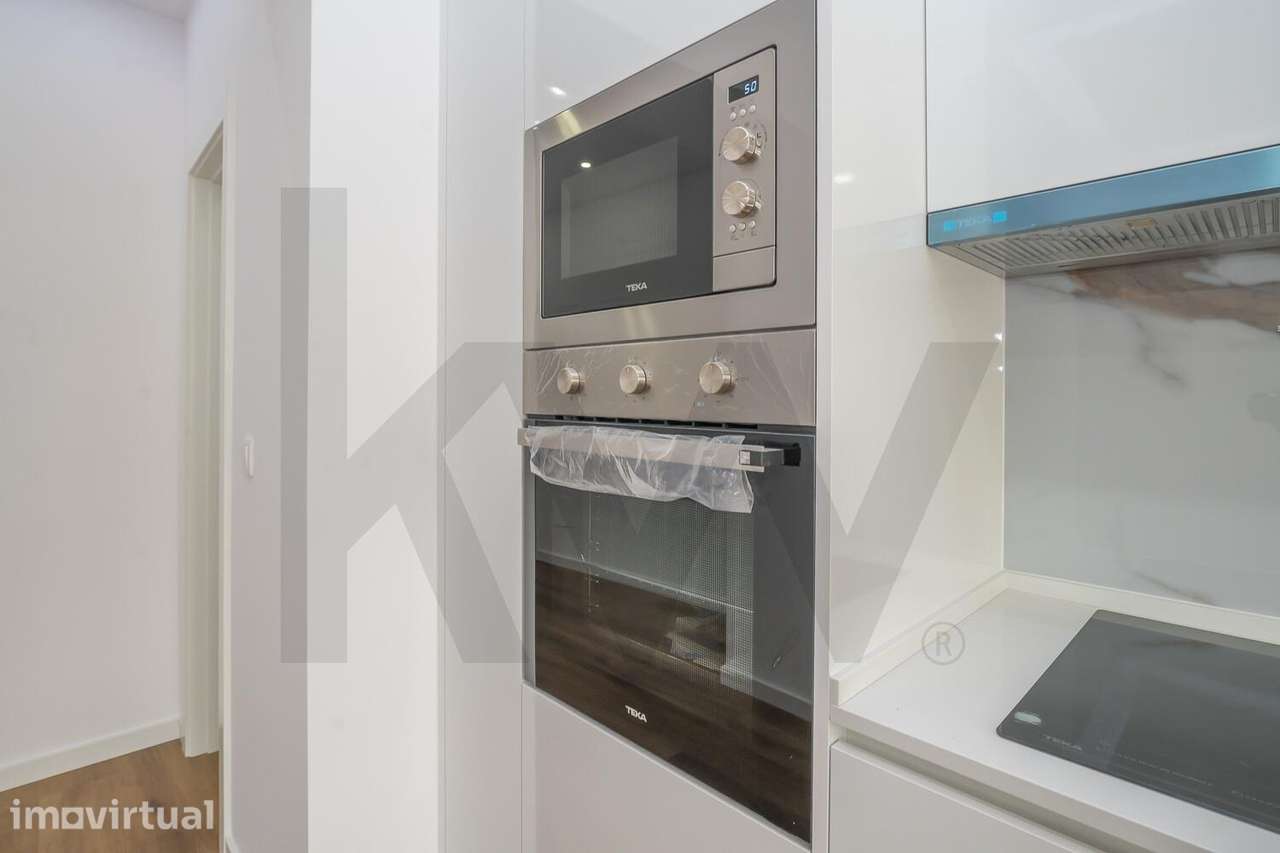 T2 Renovado de Raiz no Feijó | Acabamentos Premium | Pronto a Habitar - Grande imagem: 4/30