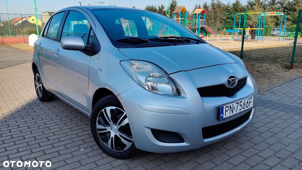 Daihatsu Charade Standard - 1