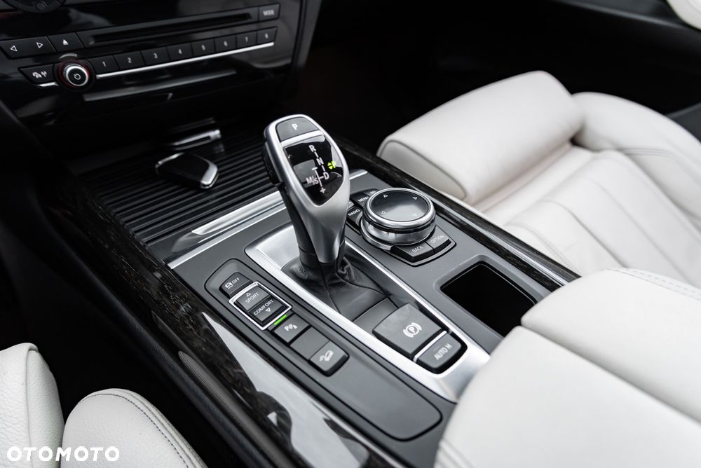 BMW X5 xDrive40d Sport-Aut - 32