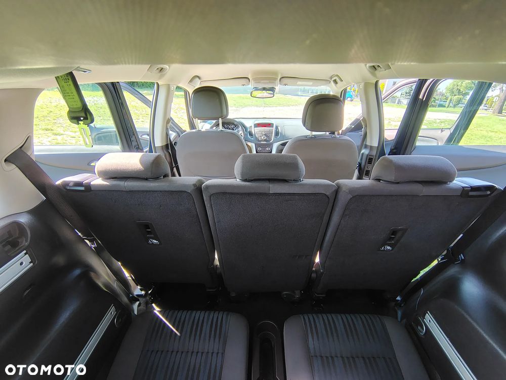 Opel Zafira - 25