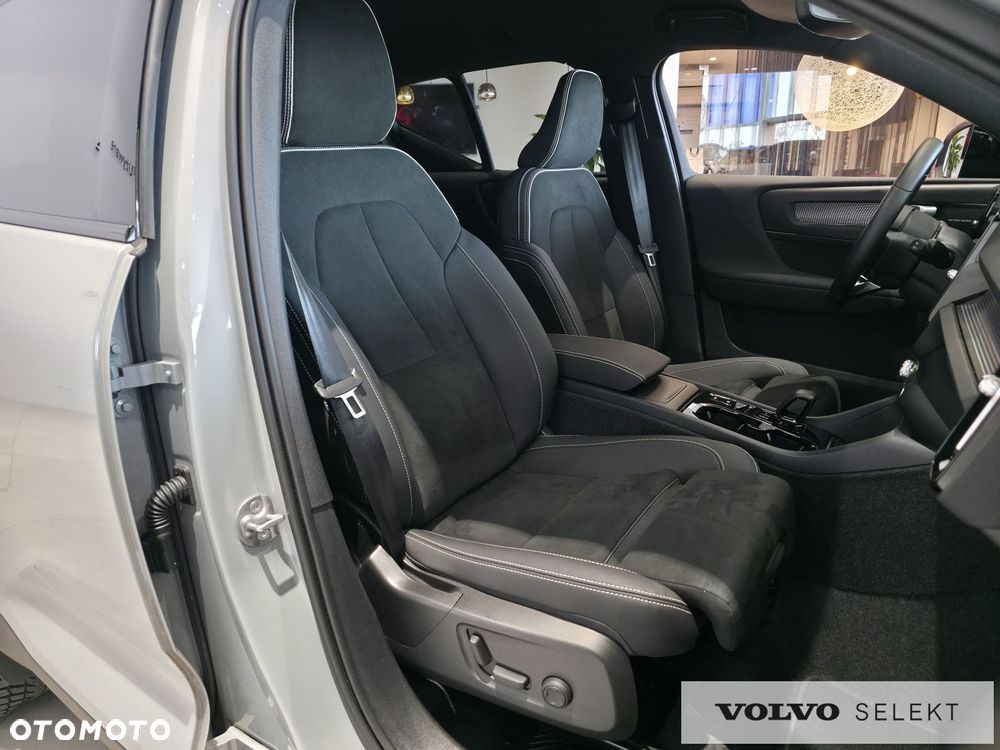Volvo XC 40 - 25