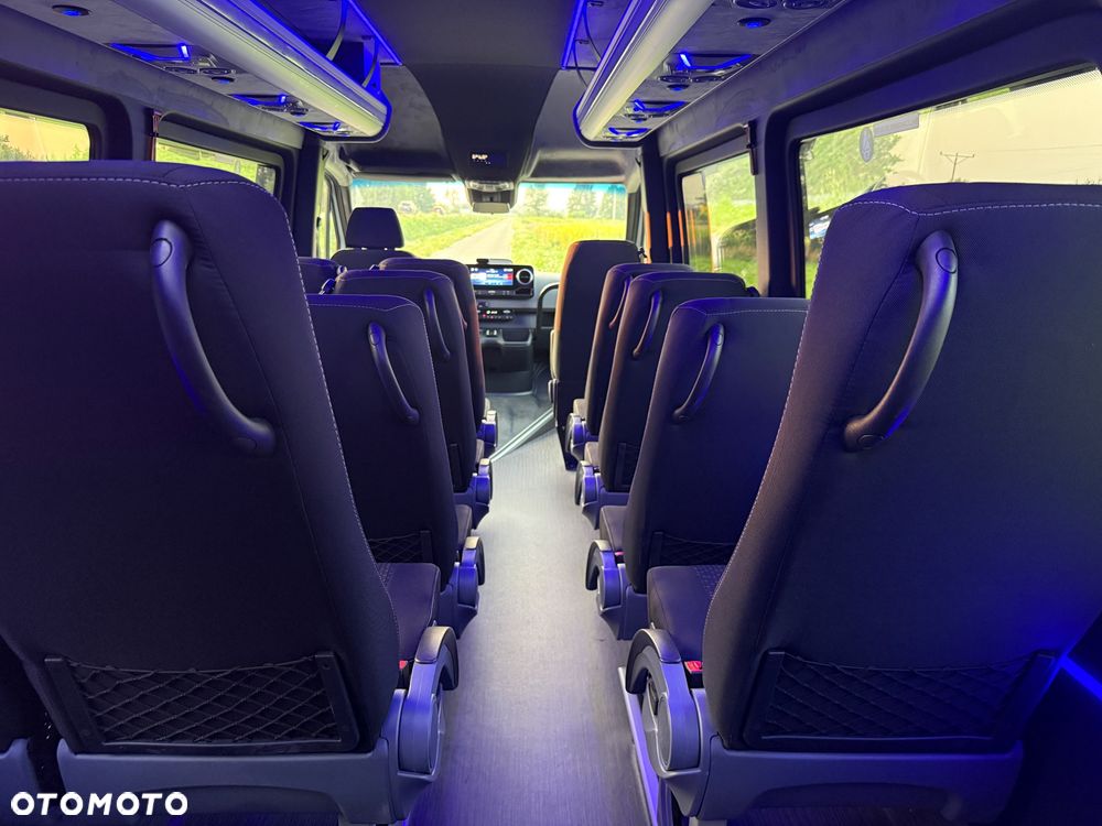 Mercedes-Benz Sprinter 519 - 32
