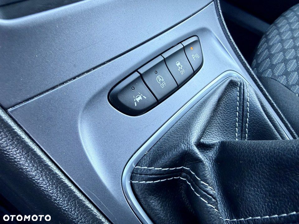 Opel Astra 1.4 Turbo Innovation - 24