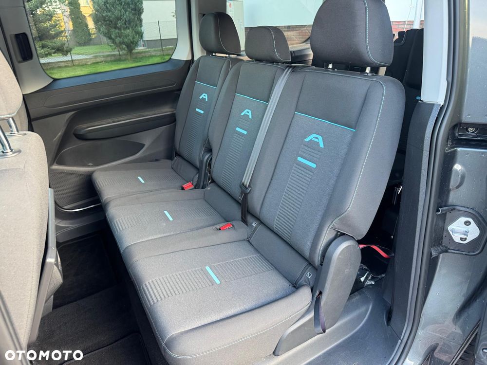 Ford Tourneo Connect - 14