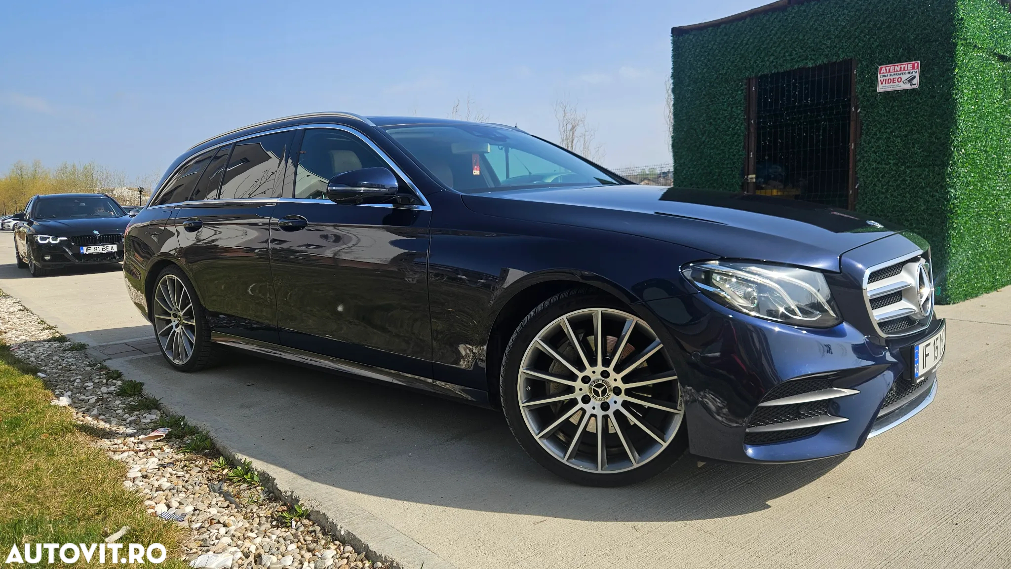 Mercedes-Benz E 220 d T 9G-TRONIC AMG Line - 4