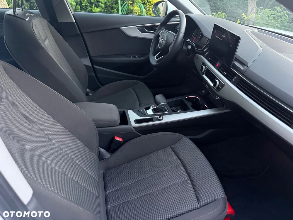 Audi A4 Limousine 35 TFSI mHEV S tronic - 14