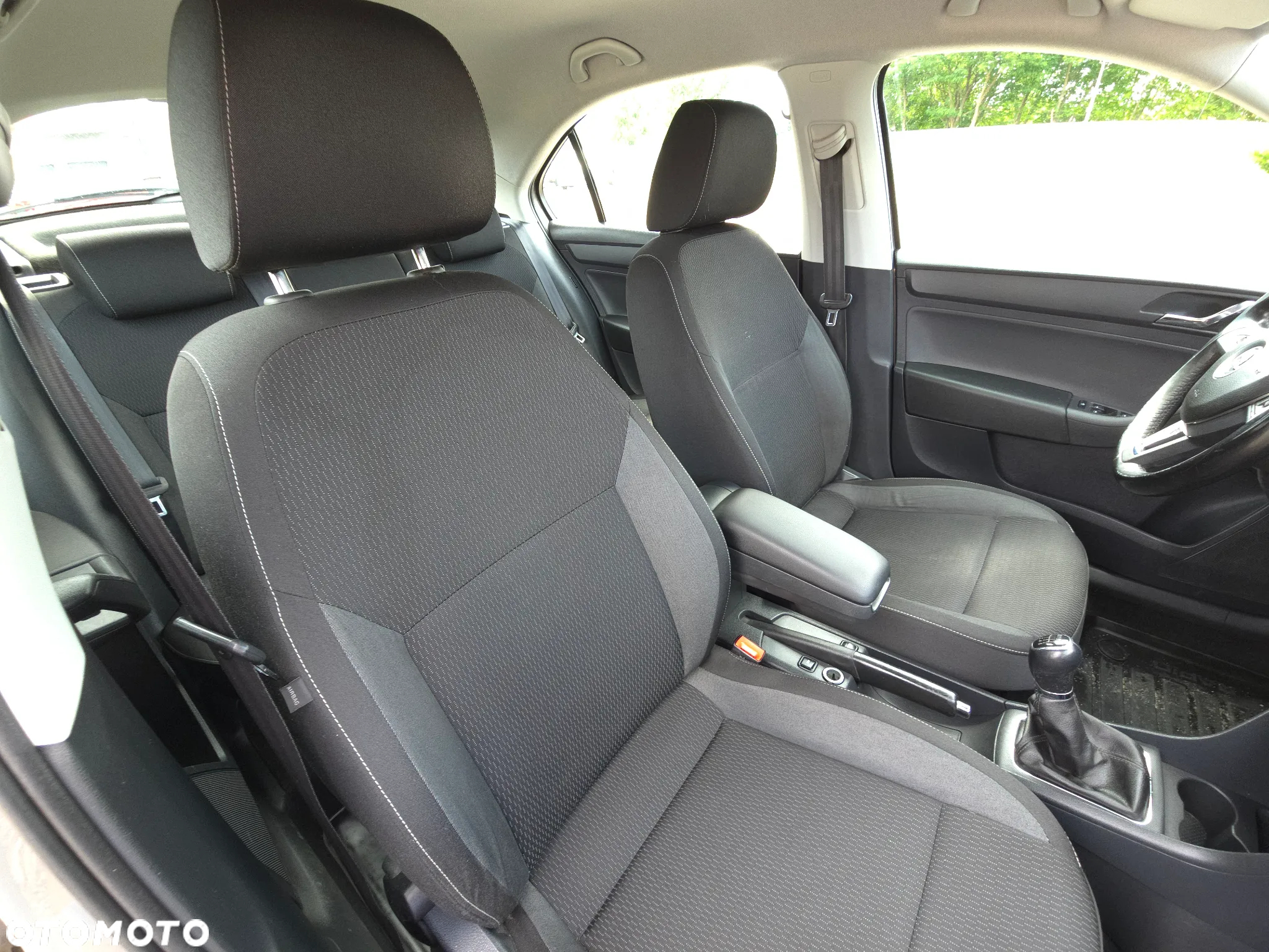 Skoda RAPID 1.2 TSI Ambition Max - 16