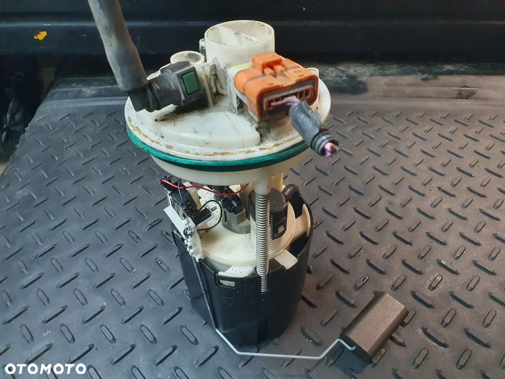 FIAT SEICENTO  POMPA  PALIWA 1,1MPI 51709818 POSIADAM 4 SZT - 3