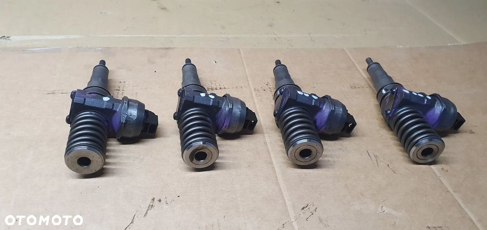 Pompowtryskiwacz wtryskiwacz wtrysk wtryski wtryskiwacze Komplet VW Passat B6 038130073BQ - 4