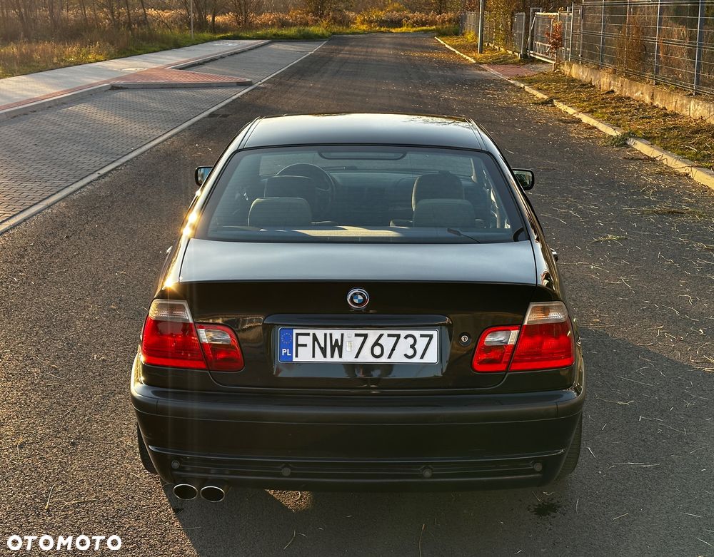 BMW Seria 3 330i - 8