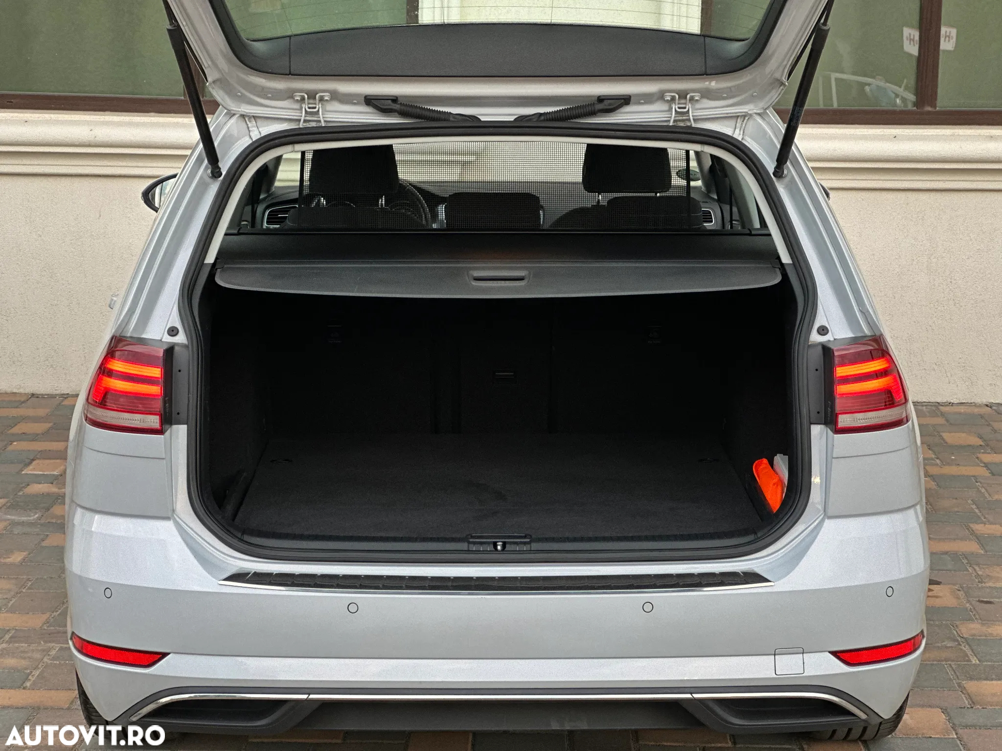 Volkswagen Golf Variant 1.6 TDI (BlueMotion Technology) Trendline - 23
