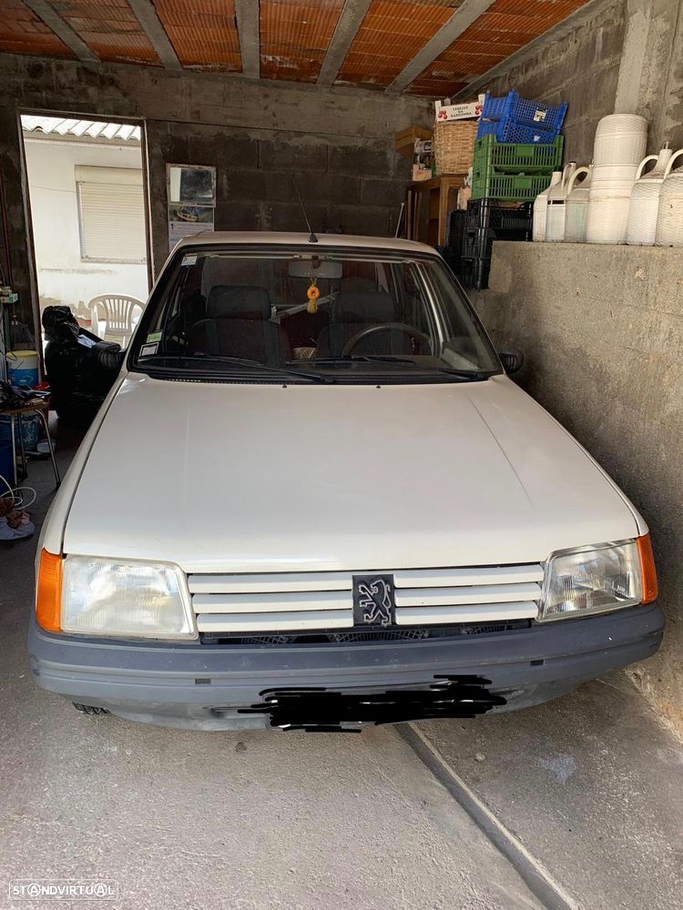 Peugeot 205 - 2