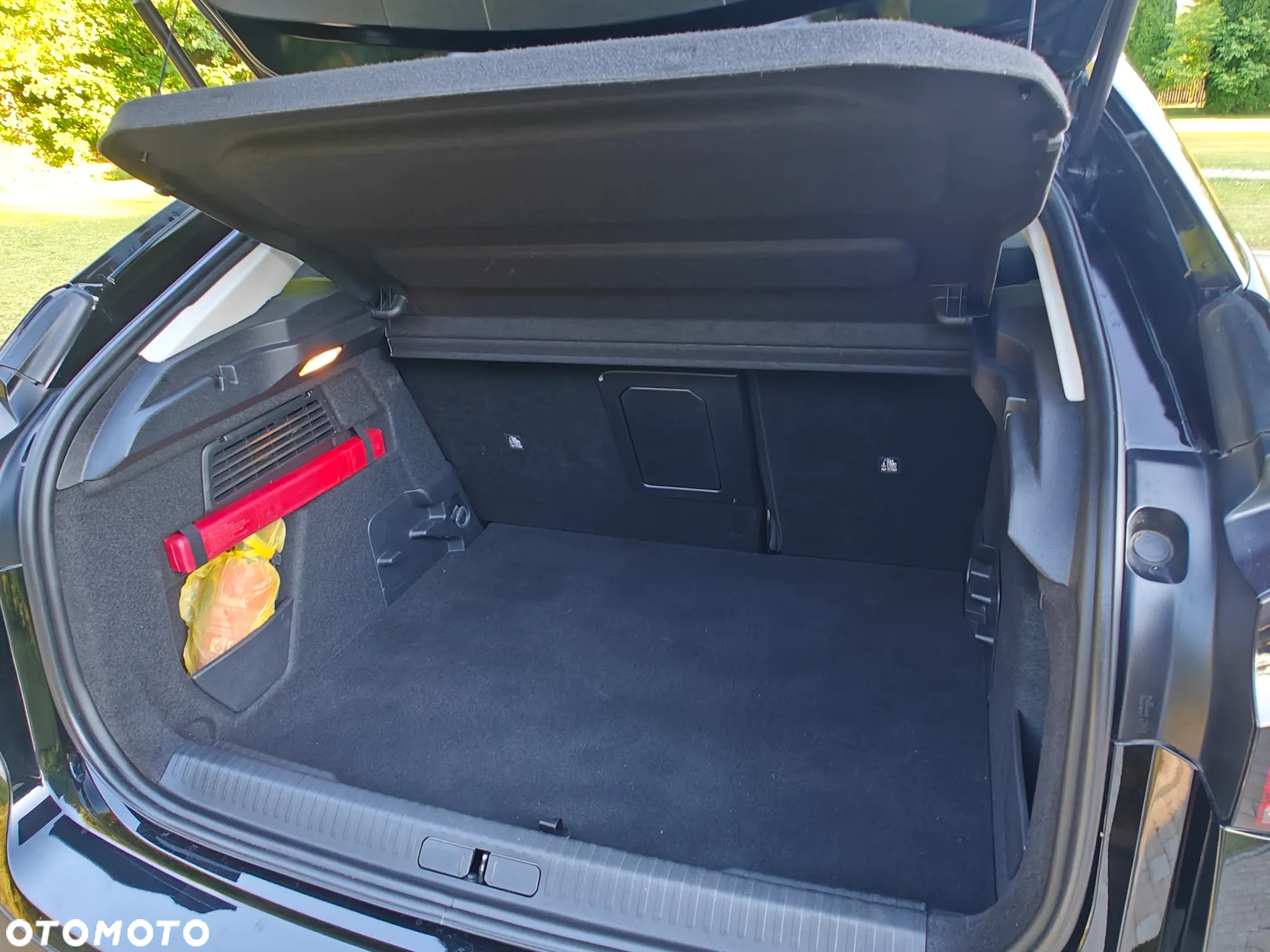 Citroën C4 BlueHDi 130 Stop&Start EAT8 SHINE - 37