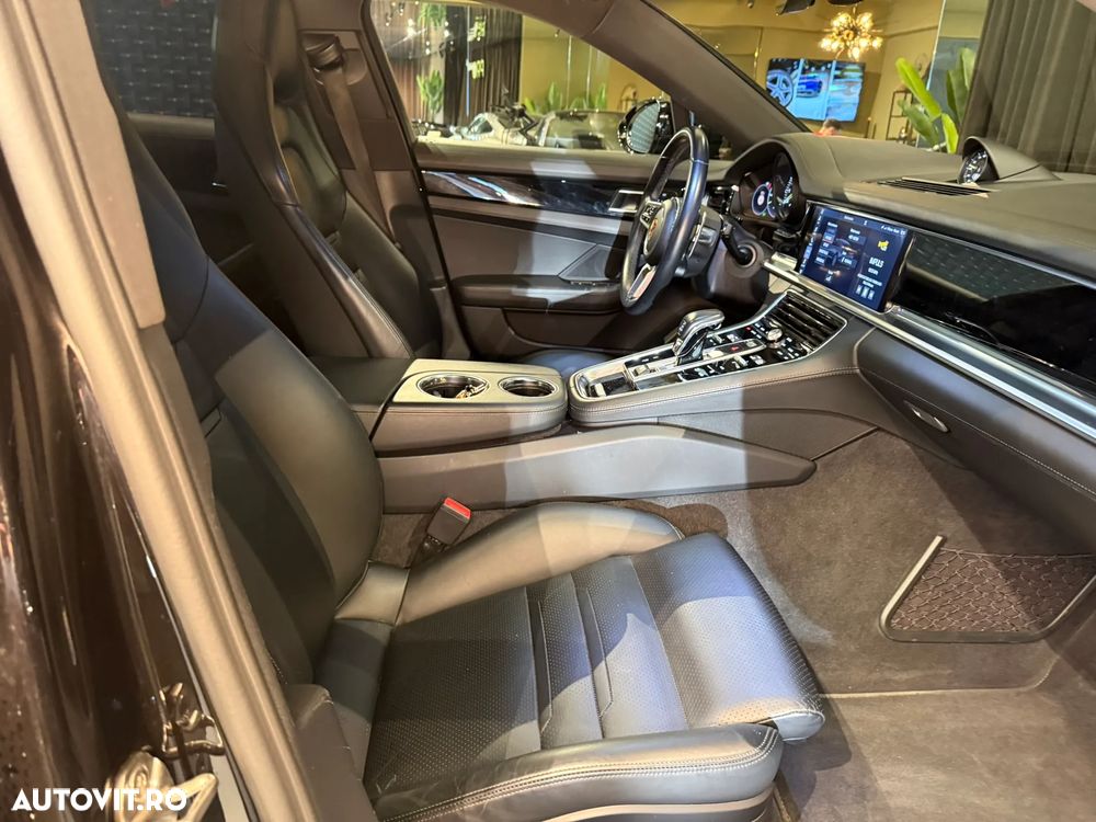 Porsche Panamera 4 - 29