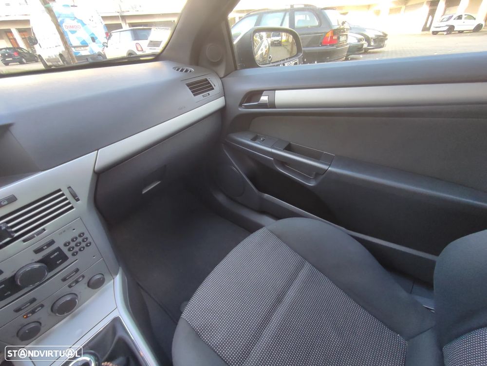 Opel Astra GTC 1.7 CDTI - 22