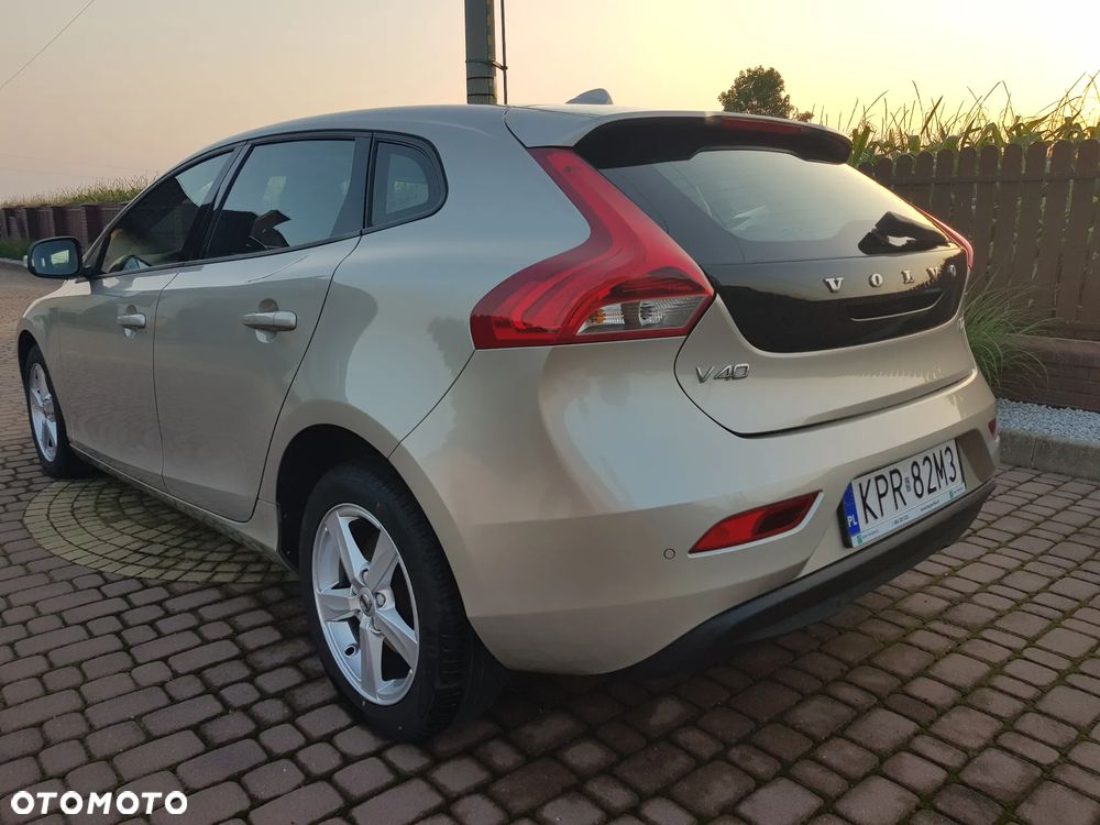 Volvo V40 D2 Momentum - 4