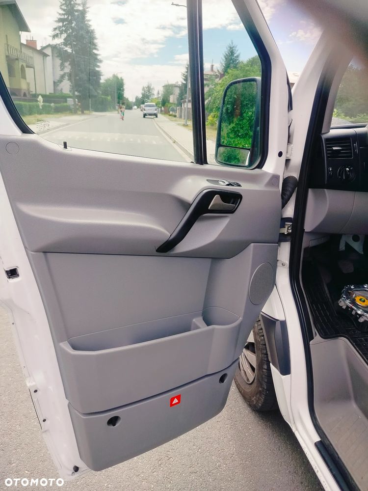 Mercedes-Benz Sprinter - 9