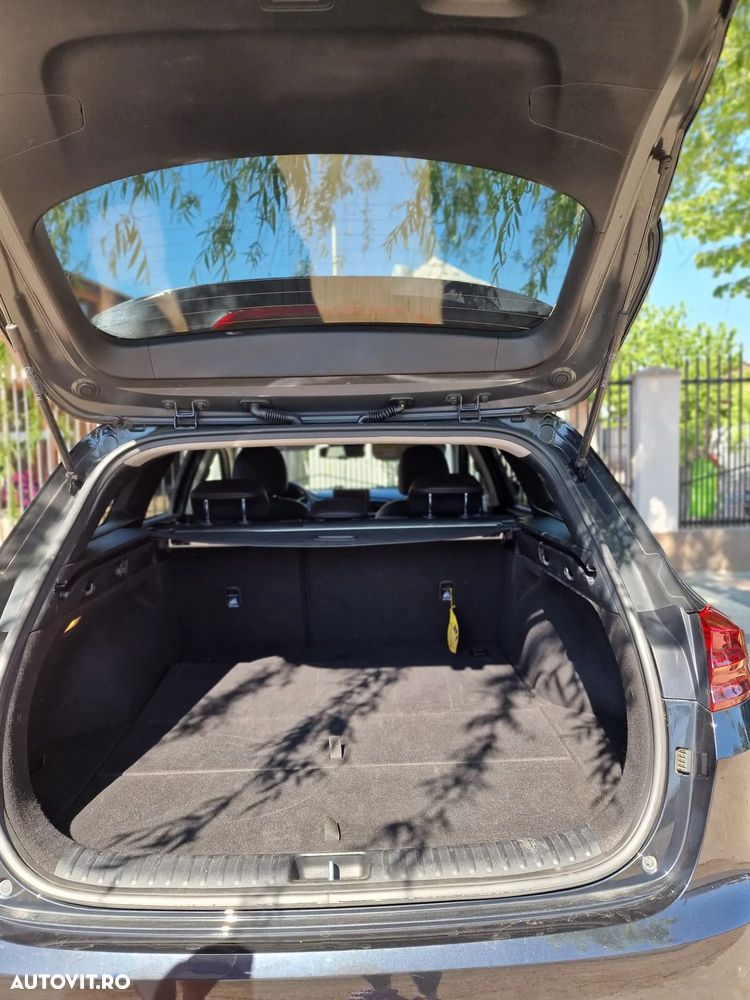 Kia Ceed SW 1.6 CRDi DCT Platinum Edition - 14