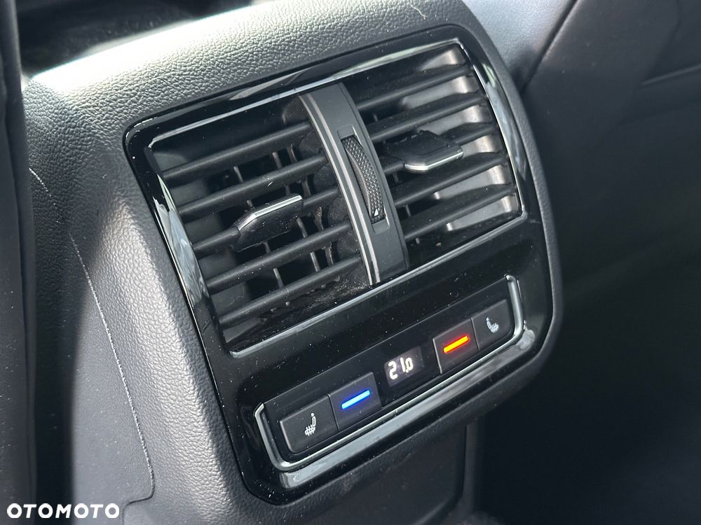 Volkswagen Arteon 2.0 TDI SCR 4Motion DSG R-Line - 17