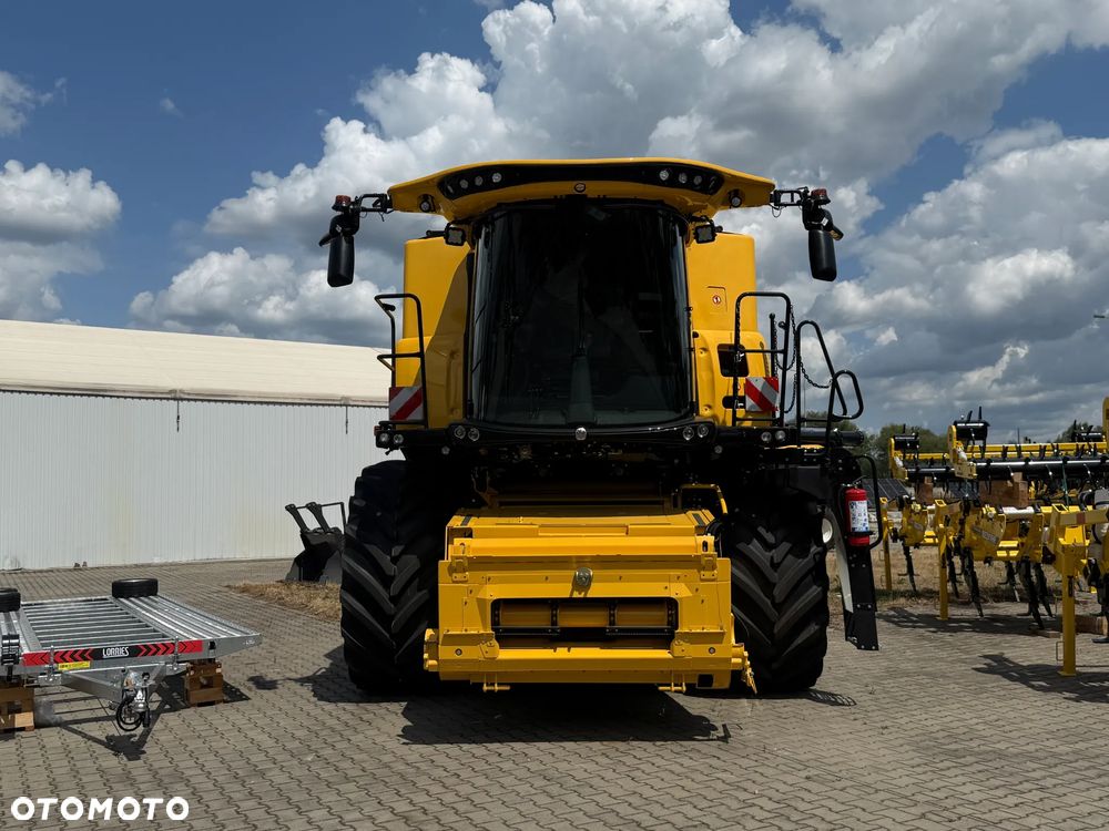 New Holland CR9.90 - 13