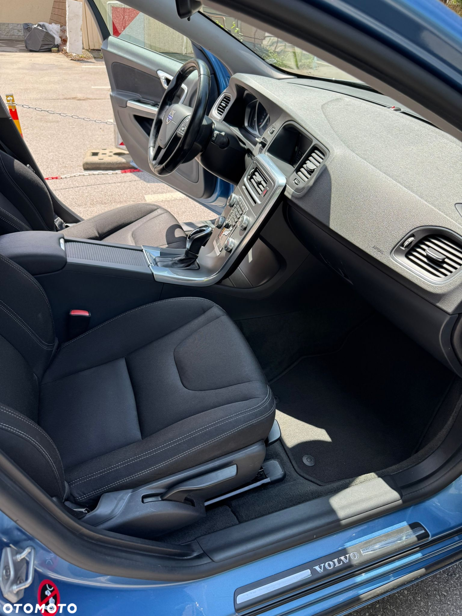 Volvo V60 D2 Momentum - 31