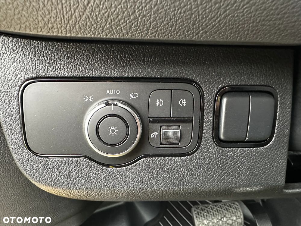 Mercedes-Benz Sprinter - 14