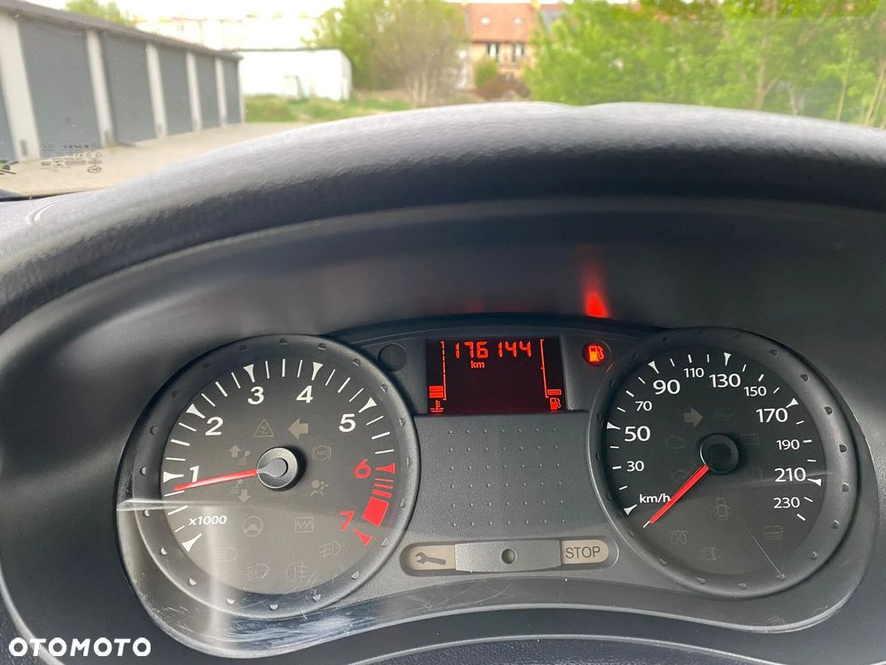 Renault Clio - 23