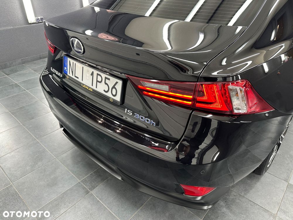 Lexus IS ver-300h-style-edition - 8